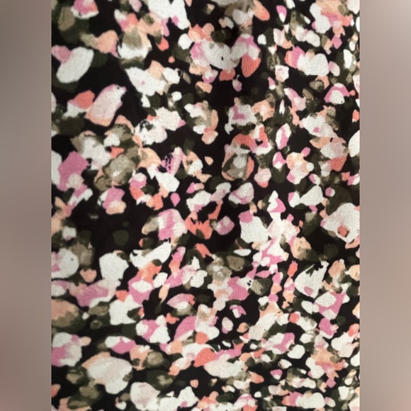 Apt. 9 Black/Pink/White Floral V-neck Tank - EUC - Picture 11 of 14